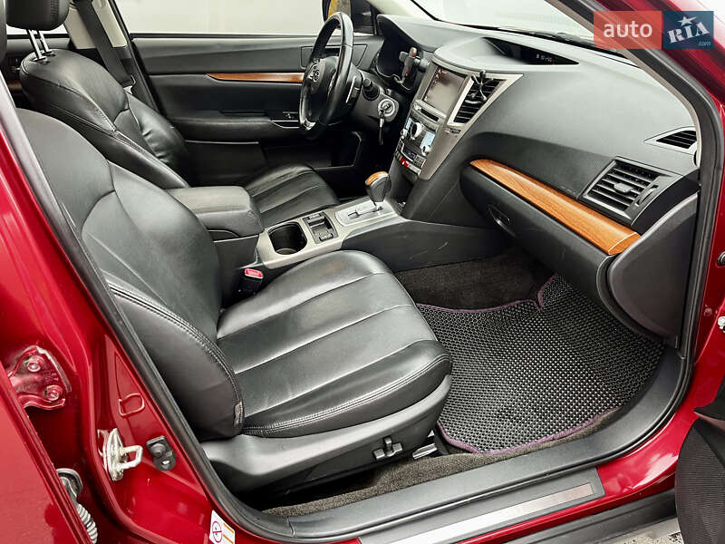 Универсал Subaru Outback 2012 в Киеве