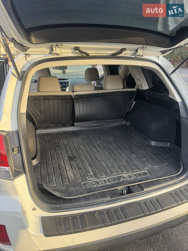 Универсал Subaru Outback 2014 в Ужгороде