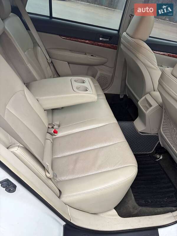 Универсал Subaru Outback 2011 в Днепре