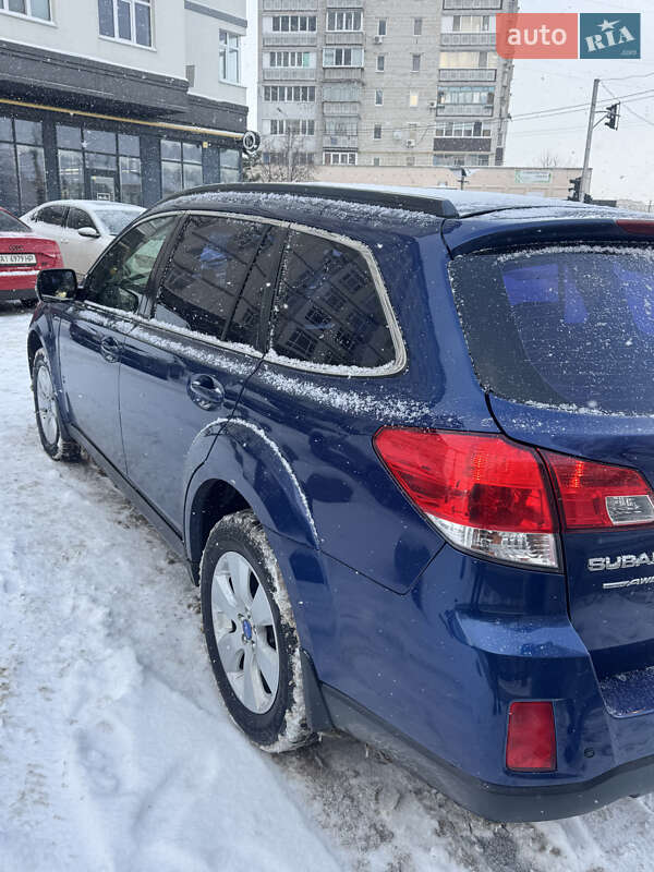 Универсал Subaru Outback 2010 в Киеве