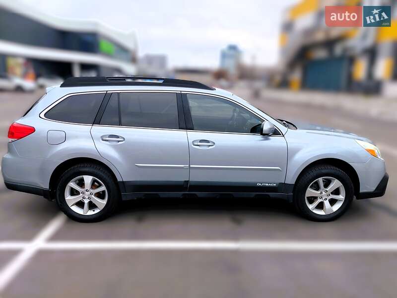 Универсал Subaru Outback 2012 в Киеве
