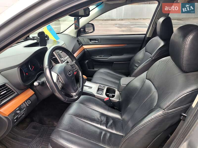 Универсал Subaru Outback 2012 в Киеве
