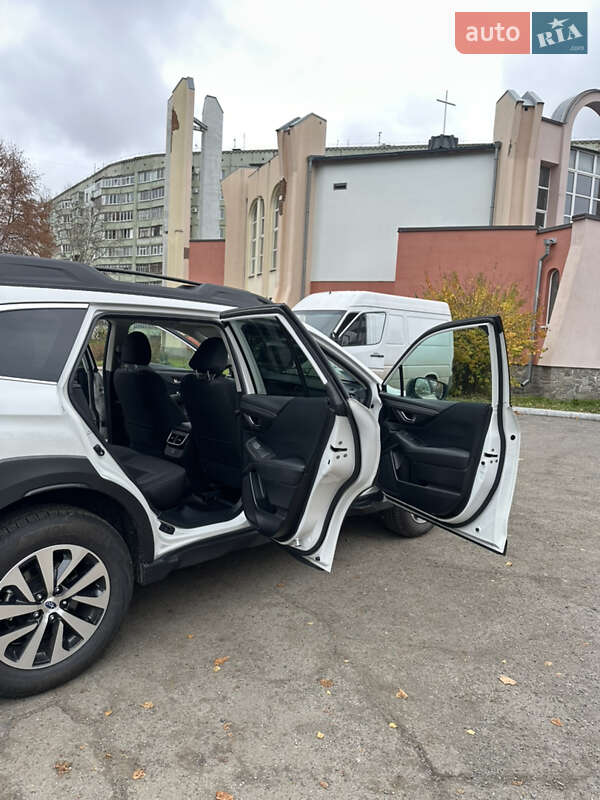 Внедорожник / Кроссовер Subaru Outback 2024 в Полтаве