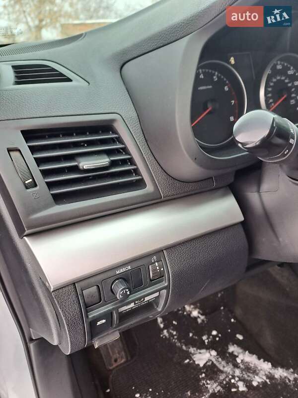 Универсал Subaru Outback 2013 в Кривом Роге