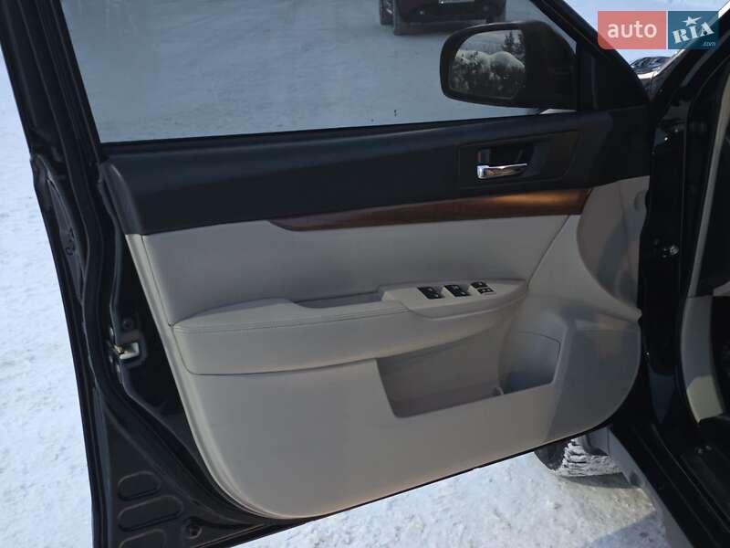 Универсал Subaru Outback 2013 в Тернополе