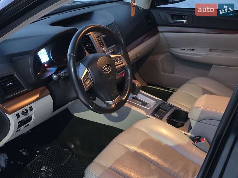 Универсал Subaru Outback 2013 в Тернополе