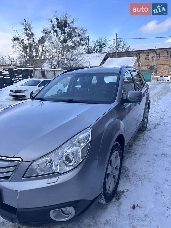 Универсал Subaru Outback 2010 в Киеве