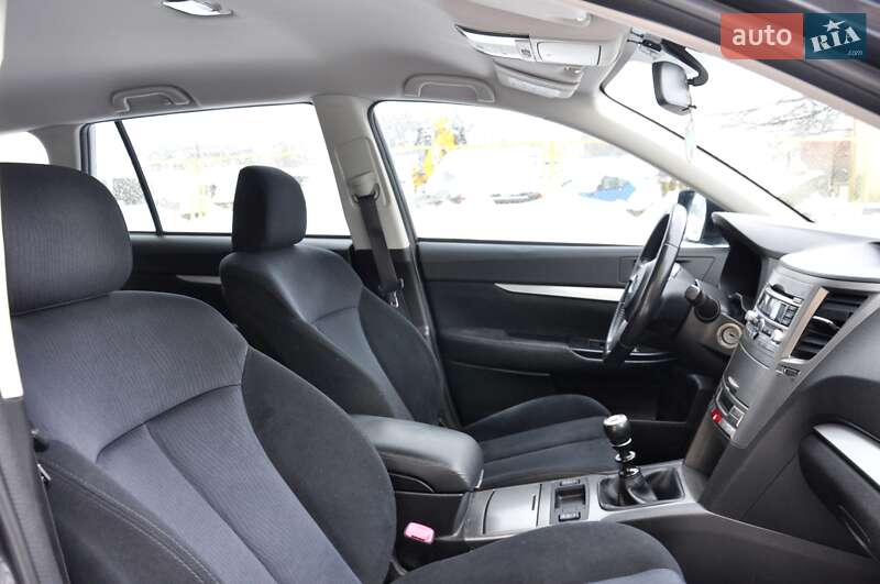 Универсал Subaru Outback 2010 в Львове