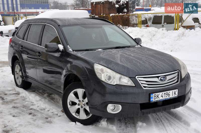 Универсал Subaru Outback 2010 в Львове