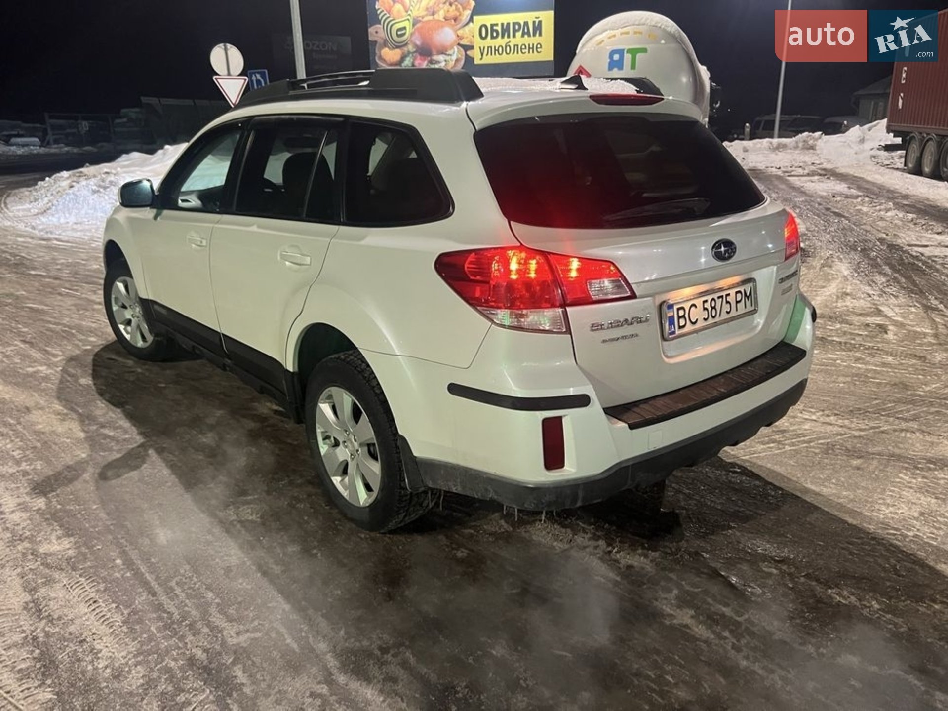 2010 Subaru Outback - мініатюра 15