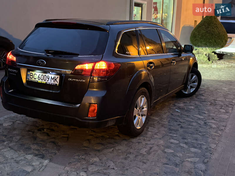 Универсал Subaru Outback 2010 в Львове