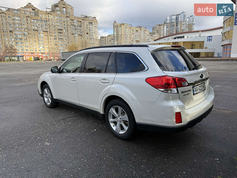 Универсал Subaru Outback 2013 в Киеве