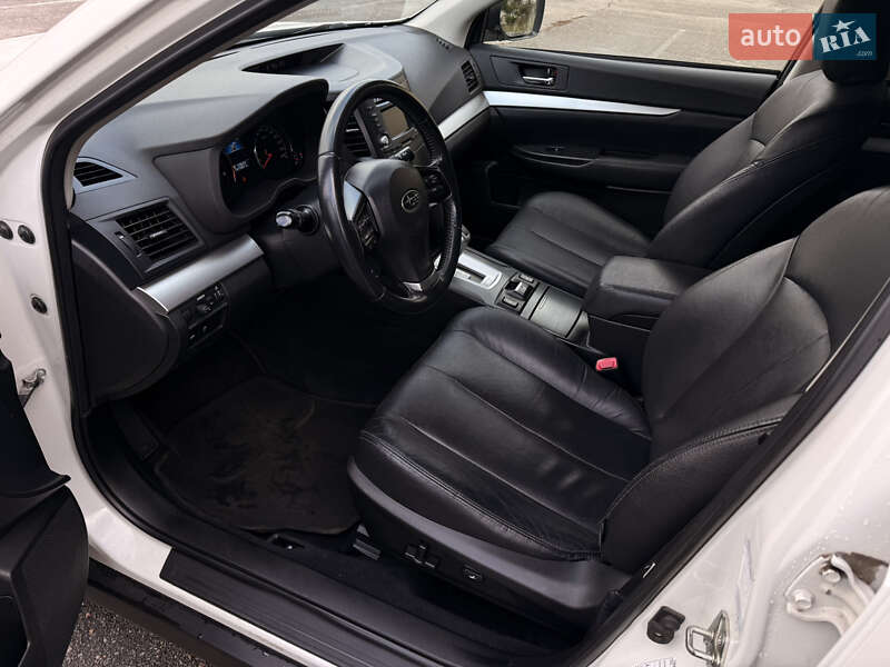 Универсал Subaru Outback 2013 в Киеве