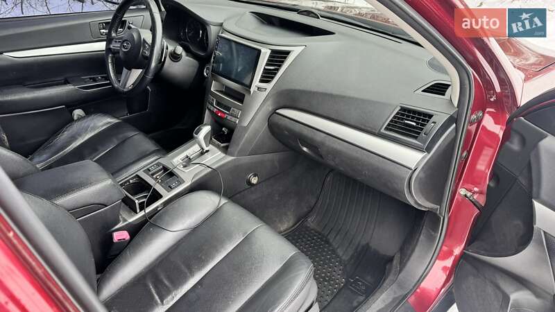 Універсал Subaru Outback 2010 в Києві