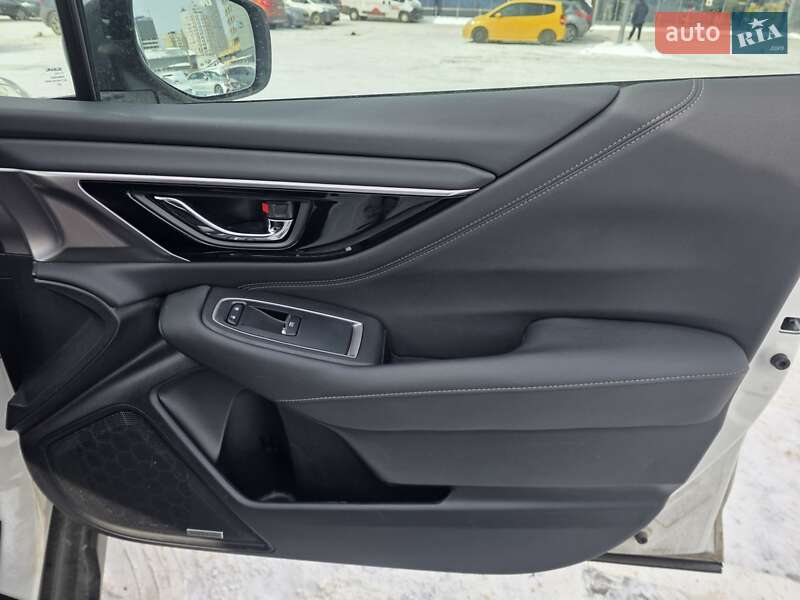 Внедорожник / Кроссовер Subaru Outback 2023 в Киеве