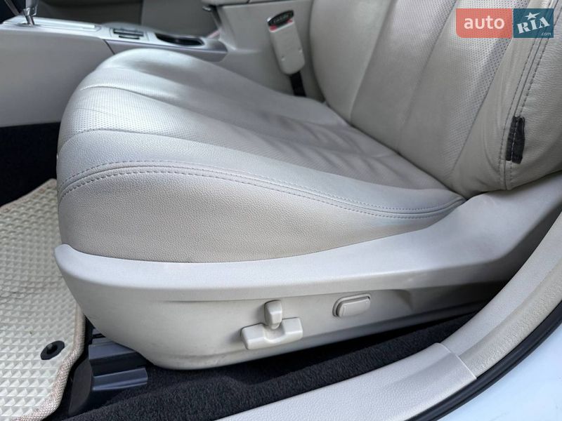 Універсал Subaru Outback 2011 в Хмельницькому