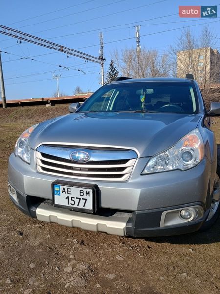 Универсал Subaru Outback 2010 в Каменском