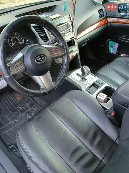 Универсал Subaru Outback 2010 в Каменском