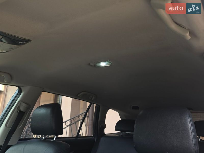 Универсал Subaru Outback 2011 в Черновцах