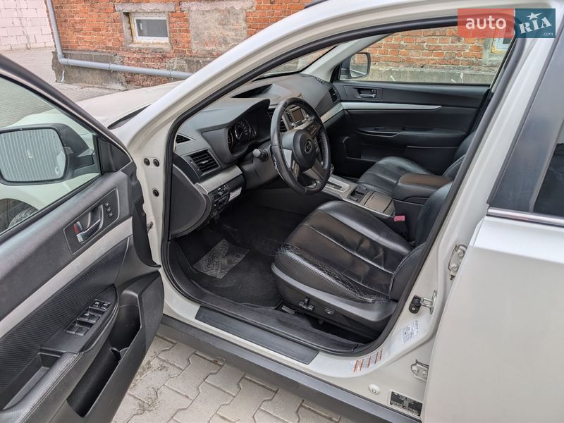 Универсал Subaru Outback 2010 в Ивано-Франковске