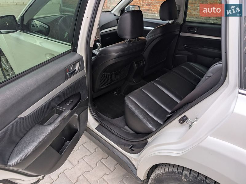 Универсал Subaru Outback 2010 в Ивано-Франковске