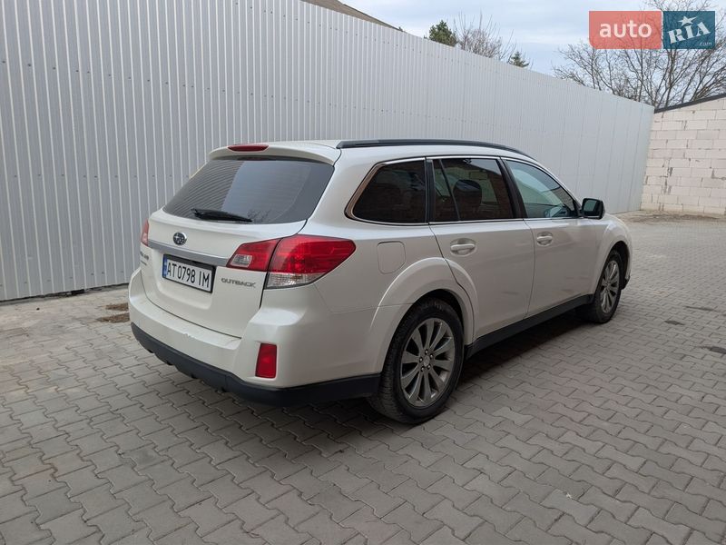 Универсал Subaru Outback 2010 в Ивано-Франковске