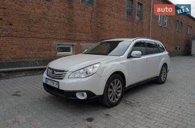 Універсал Subaru Outback 2010 в Івано-Франківську