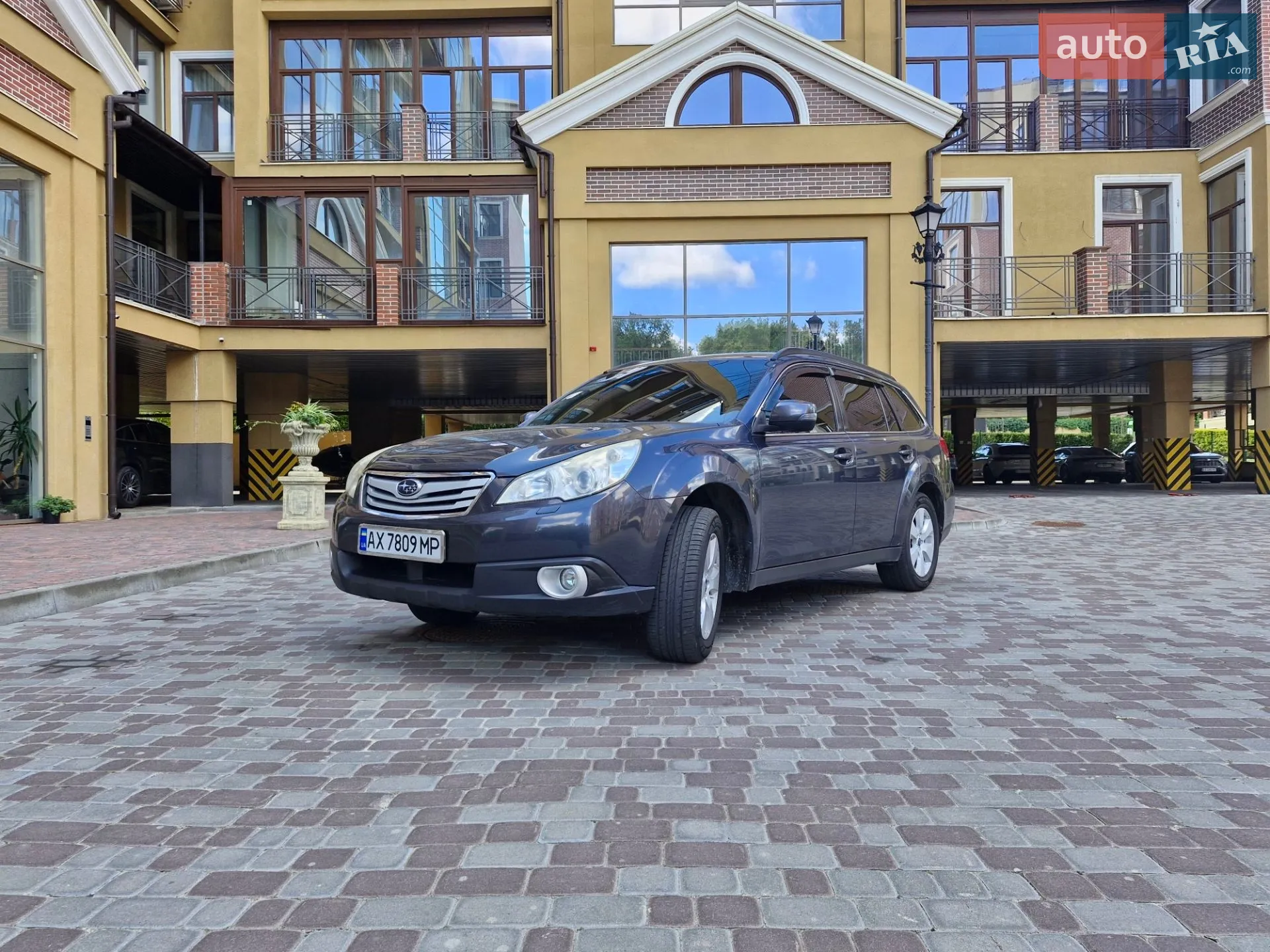 2011 Subaru Outback - мініатюра 2