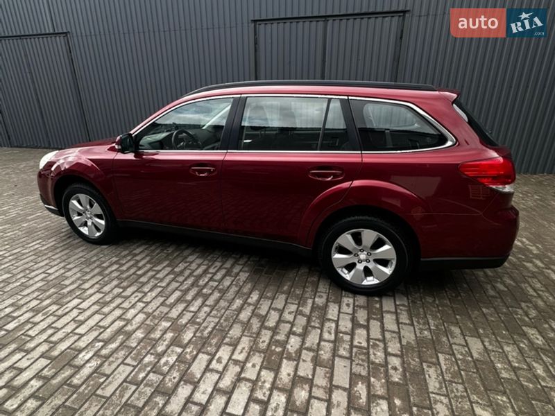 Універсал Subaru Outback 2010 в Києві