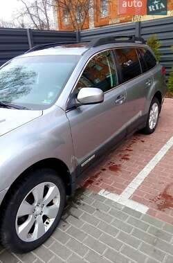 Универсал Subaru Outback 2010 в Черкассах