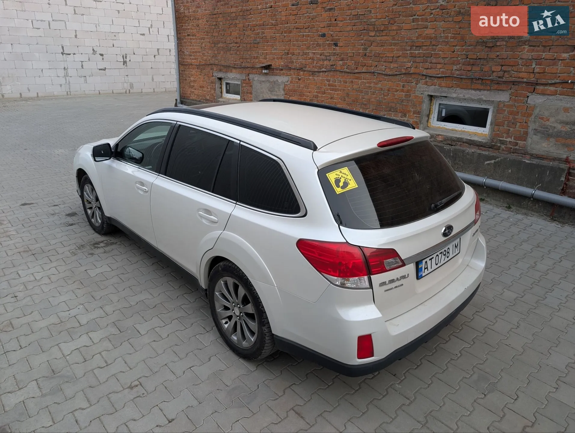 2010 Subaru Outback - мініатюра 7