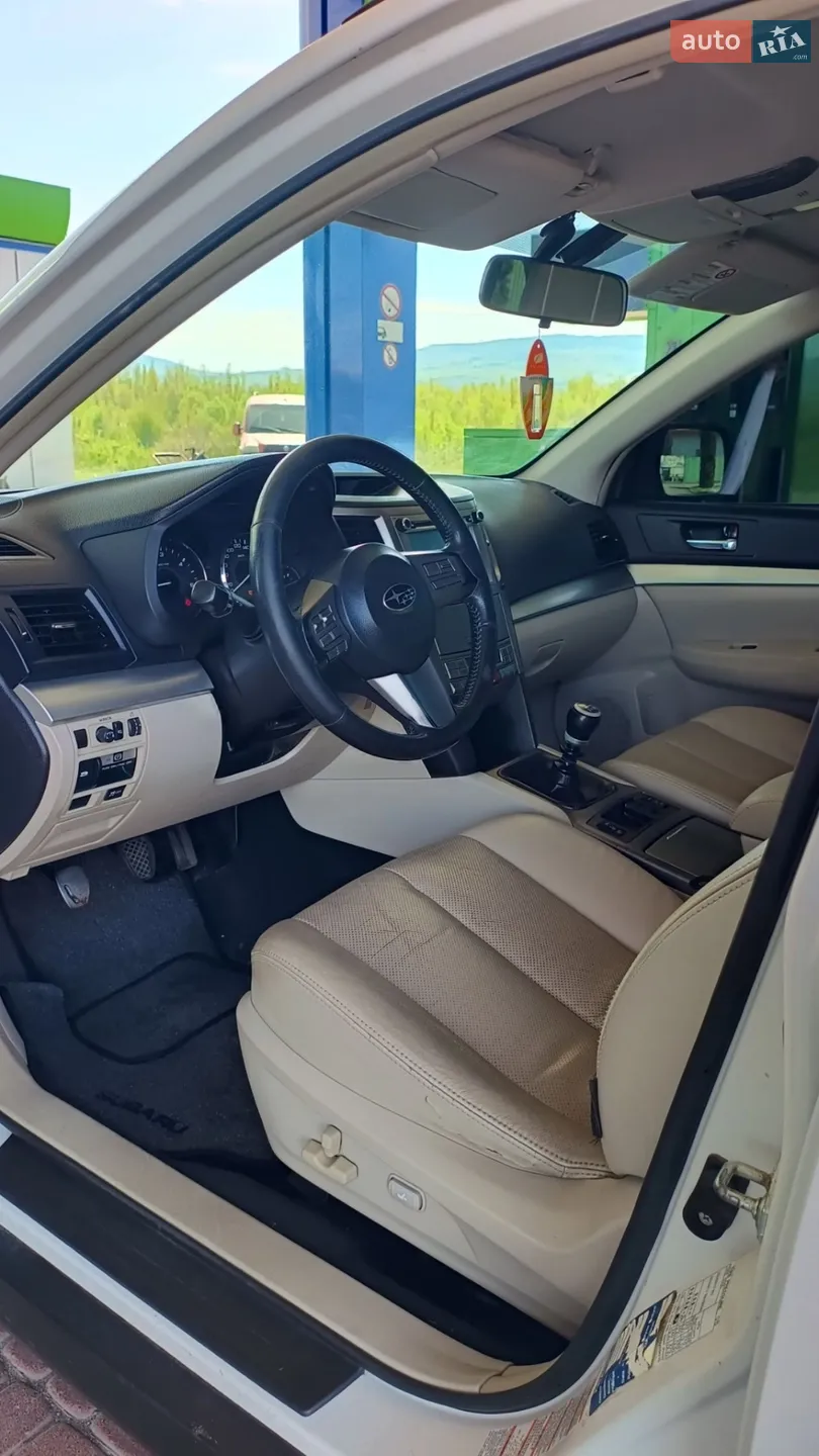 2011 Subaru Outback - мініатюра 16