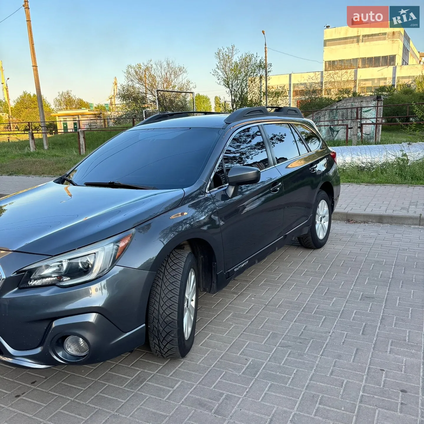 2017 Subaru Outback - мініатюра 2