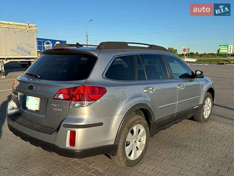 Універсал Subaru Outback 2011 в Бучачі