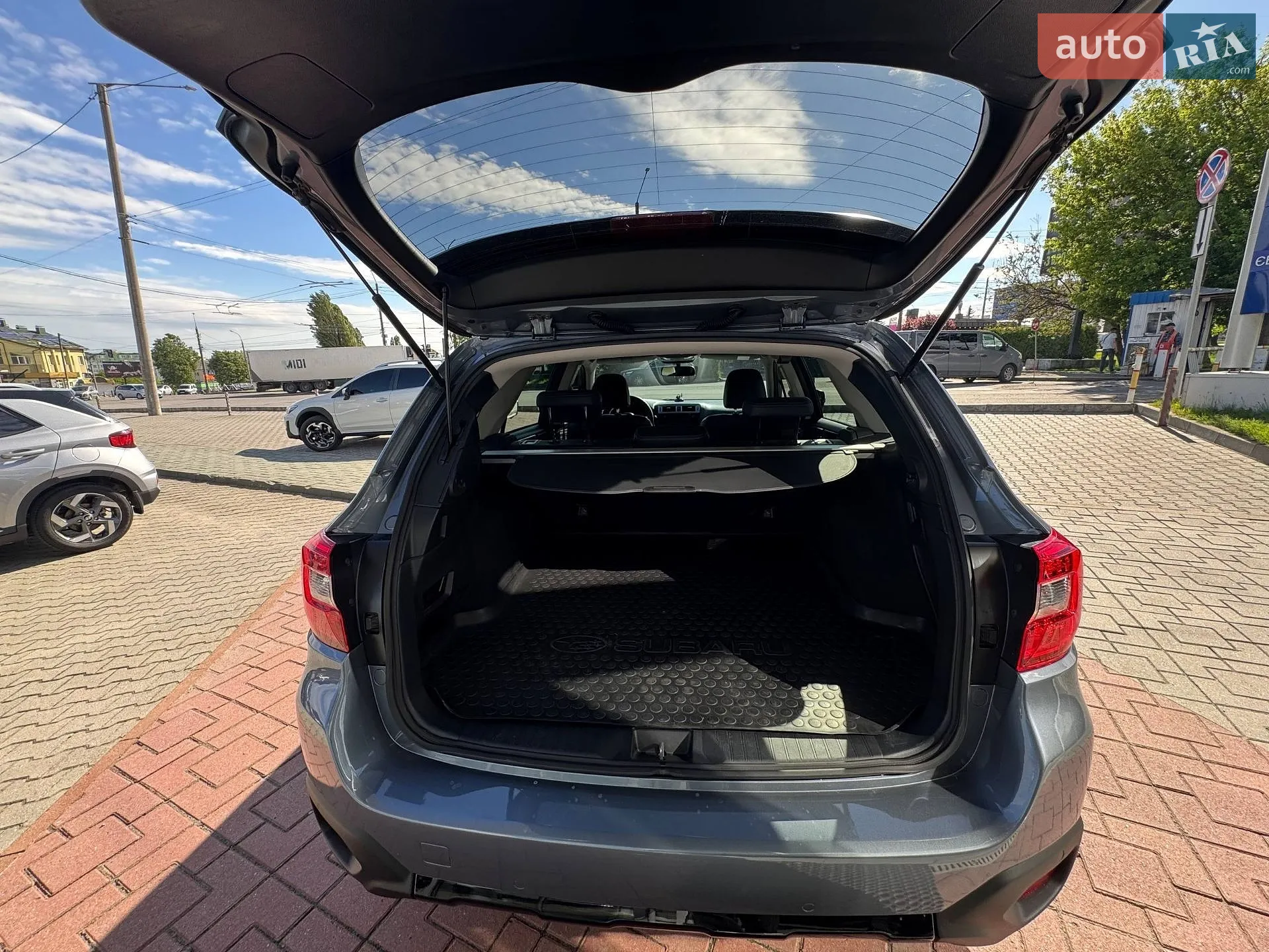 2017 Subaru Outback - мініатюра 12