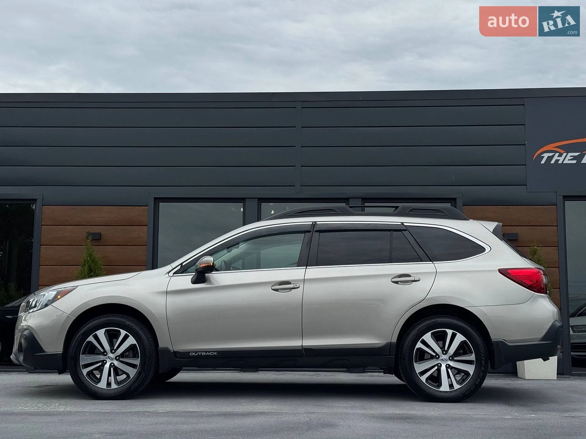 2018 Subaru Outback - мініатюра 16