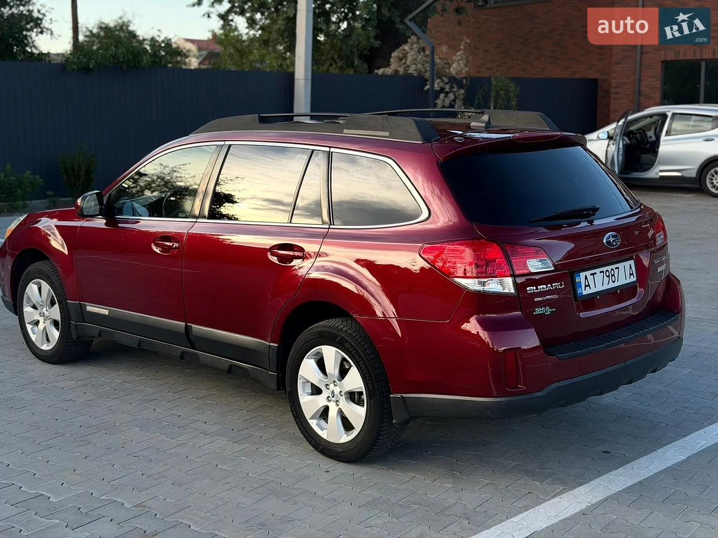 2011 Subaru Outback - мініатюра 2