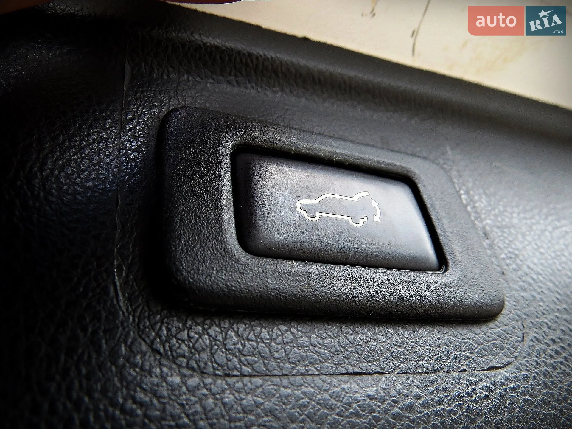 2017 Subaru Outback - мініатюра 24