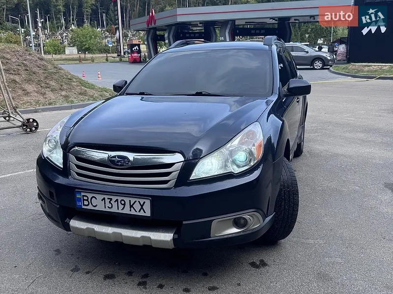 Subaru Outback 2011