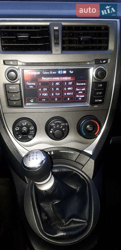 Хетчбек Subaru Trezia 2011 в Києві