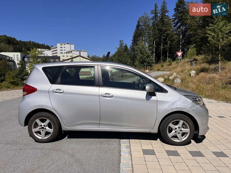 Хетчбек Subaru Trezia 2012 в Києві