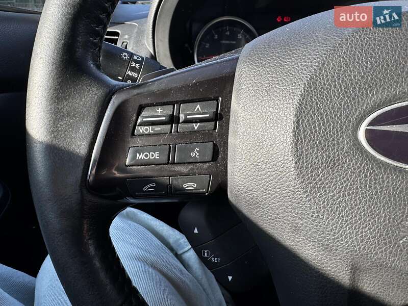 Внедорожник / Кроссовер Subaru XV 2012 в Киеве