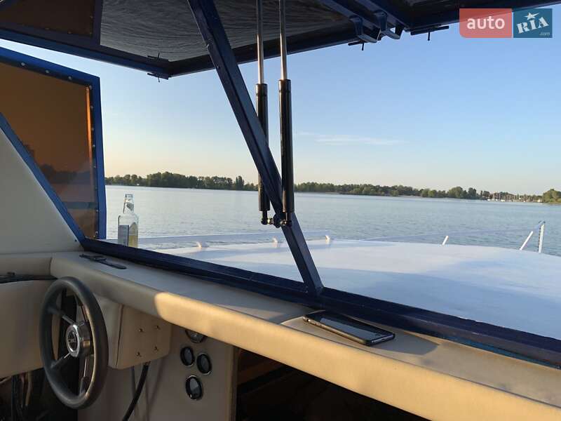 Моторная яхта Sunseeker Predator 2015 в Киеве