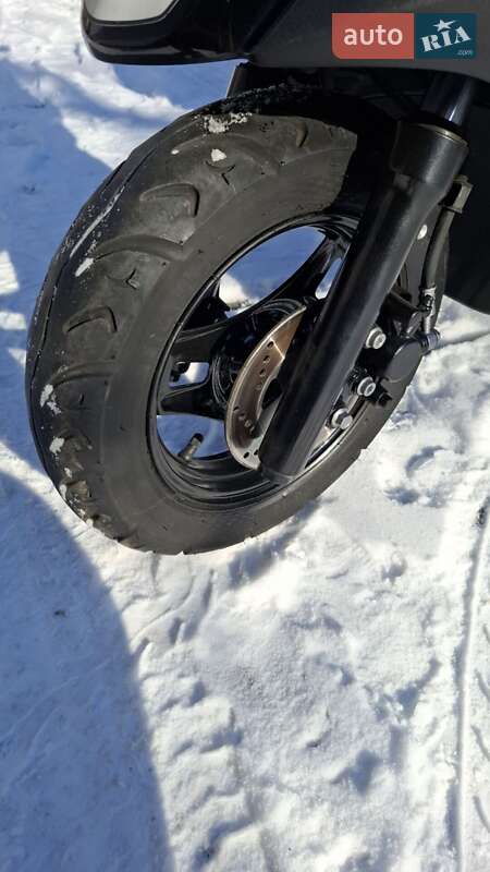 Макси-скутер Suzuki Address V125 2013 в Первомайске