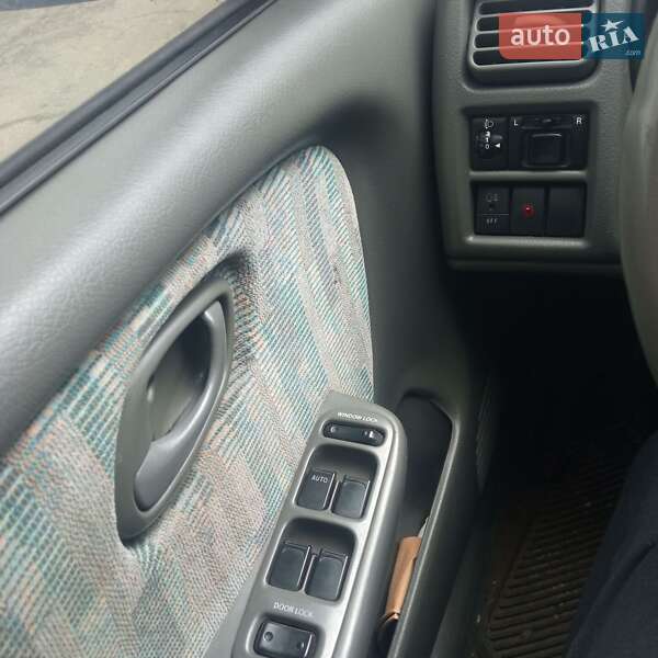 Седан Suzuki Baleno 1998 в Запорожье