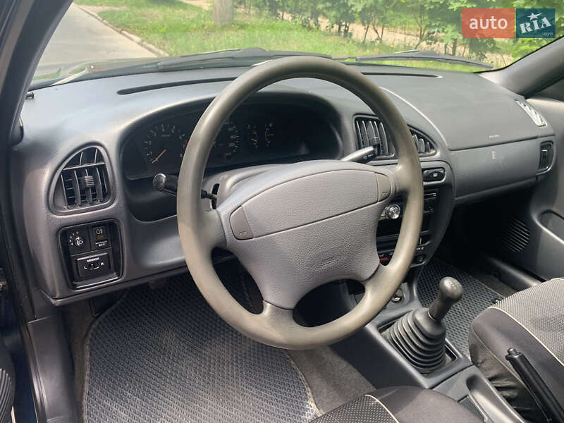 Седан Suzuki Baleno 1996 в Львове