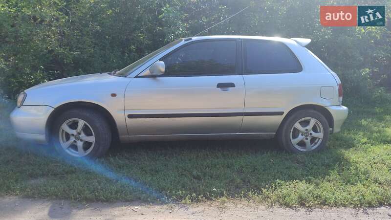 Хэтчбек Suzuki Baleno 2000 в 