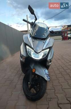 Максі-скутер Suzuki Burgman 125 2012 в Кривому Розі