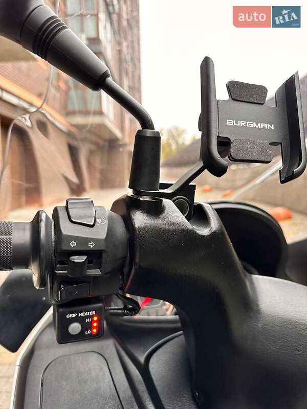 Макси-скутер Suzuki Burgman 200 2015 в Днепре