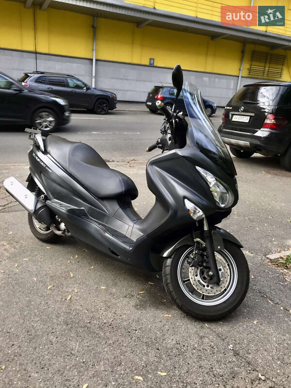 Suzuki Burgman 200 2017